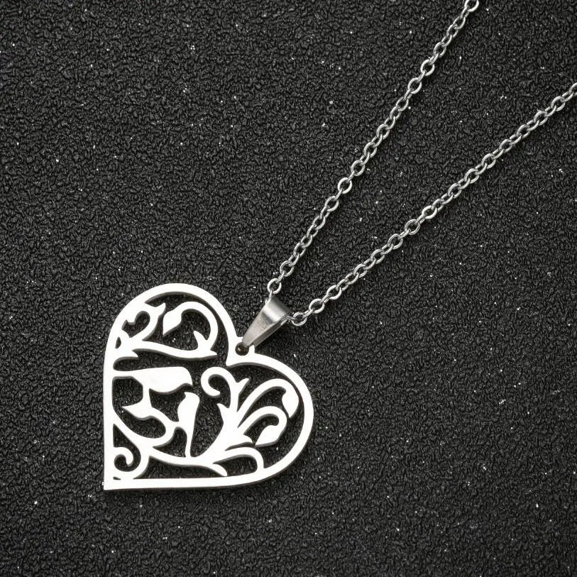 Stainless Steel Heart Pendant Choker Necklace For Women Birthday Gifts Clavicle Chain Aesthetic Jewelry Wholesale Charms