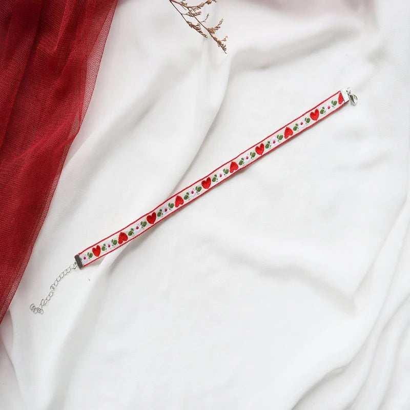 Fashion Lace Necklace For Women Adjustable Elegant Snowfake Strawberry Pendant Velvet Choker Necklace Collar Party Jewelry Gift